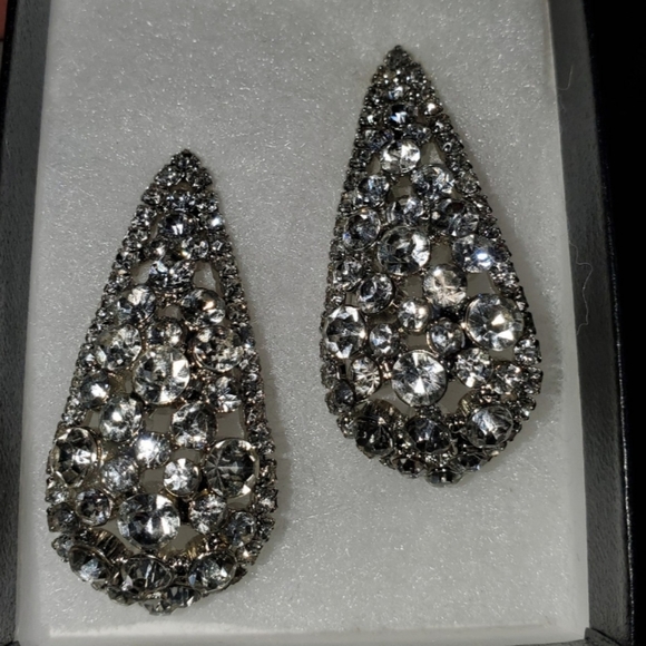 Earings - Picture 5 of 5